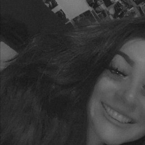 Meet your Posher, Makayla